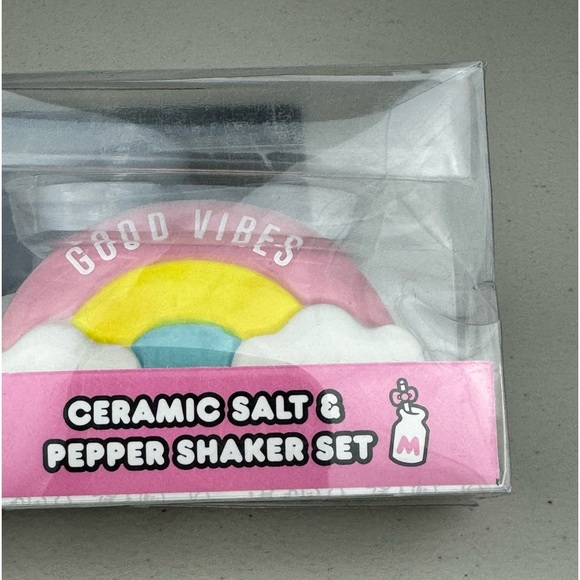 Hello Kitty Colorful Salt‎ & Pepper Shaker Set NWT - Picture 8 of 14